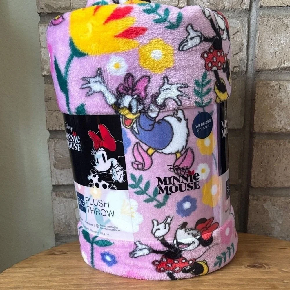 NEW Minnie Mouse Spring Floral 